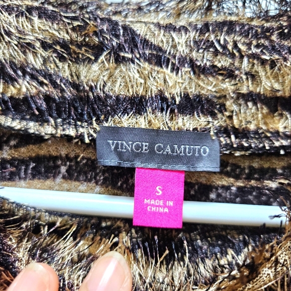 Vince Camuto Women's Eyelash Zebra Falcon Animal Print Mock-Neck Top Size Small - Picture 3 of 8